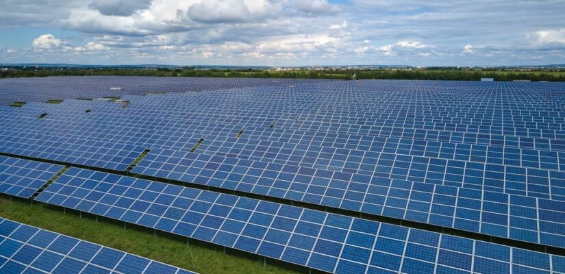 Comment intégrer une centrale solaire au sol dans un système énergétique local